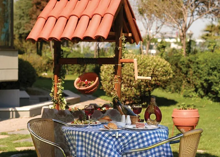 Atakoey Marina Hotell